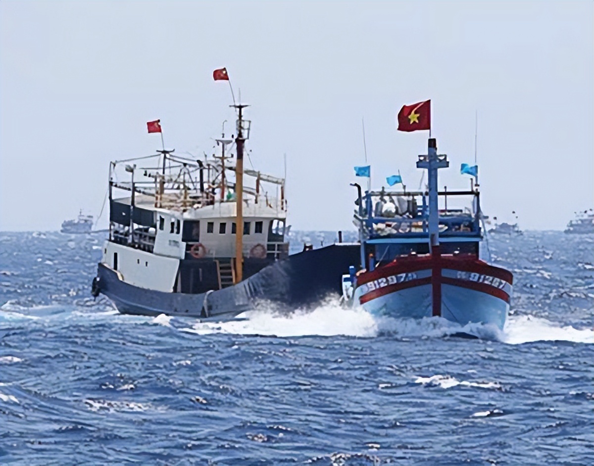 现在美国还在帮助越南开采石油吗,越南还在中国岛礁开采石油吗