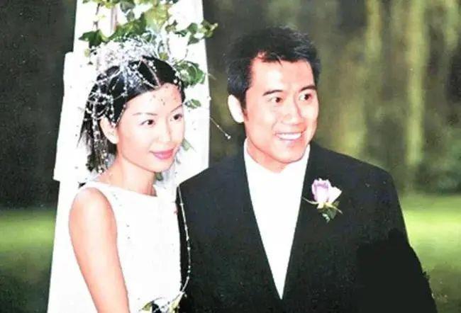 她自曝“不满足自己的欲望”，愿意做有钱人的*妇情**，却没有被封杀