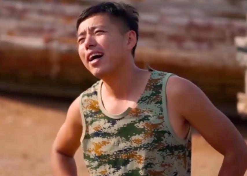 拿海鲜喂鸡、20秒36万进账，网红这一职业，真就“钱”途无量？