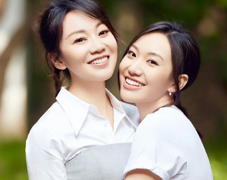 《*底卧**警花》首波口碑出炉观众的打分和评价“一针见血”！