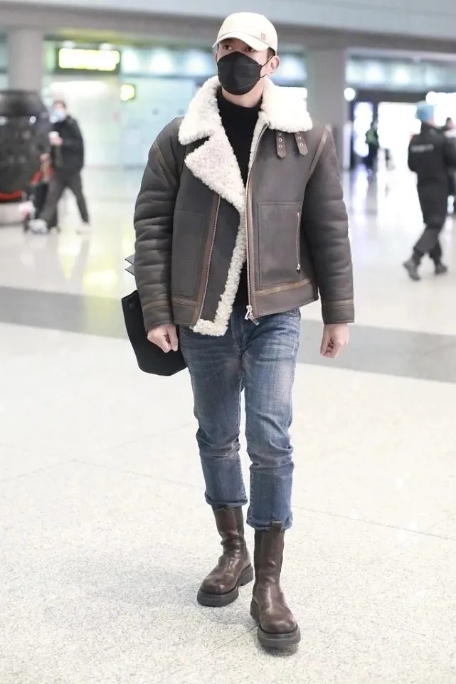 羊羔毛和羽绒服哪个耐穿,男士羊羔毛羽绒服