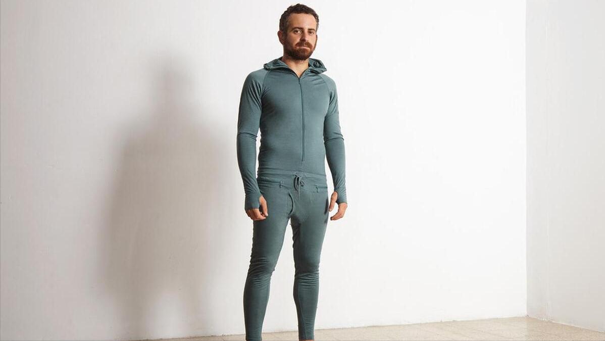 男性后背有一块发黑是怎么回事,中年男性脸色暗沉发黑什么原因