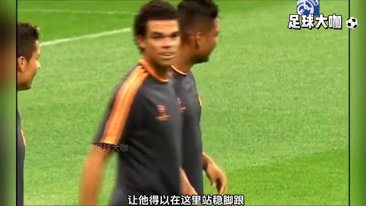 胖虎卡塞米罗皇马的典礼中场，在曼联养老却变成了被啃老