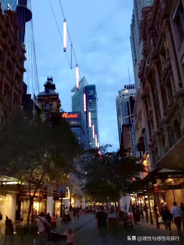 在越南偶遇新加坡小伙,才发现海外华人的眼里竟有着不同的中国