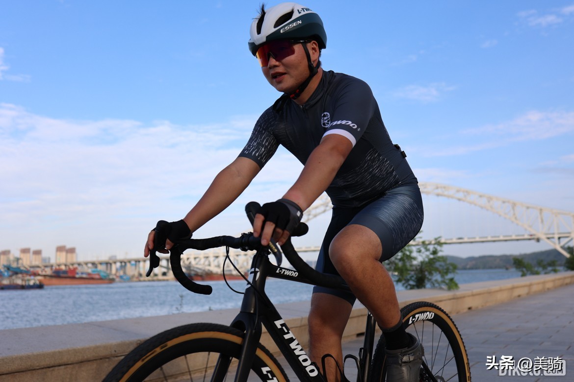 java全碳纤维油压碟刹改装,公路车碟刹电子变速套件推荐