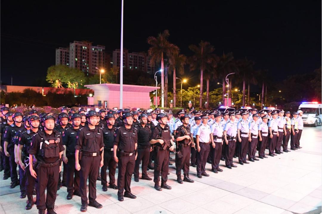 夏季治安打击整治百日行动督导组,儋州市公安强化夜间巡逻