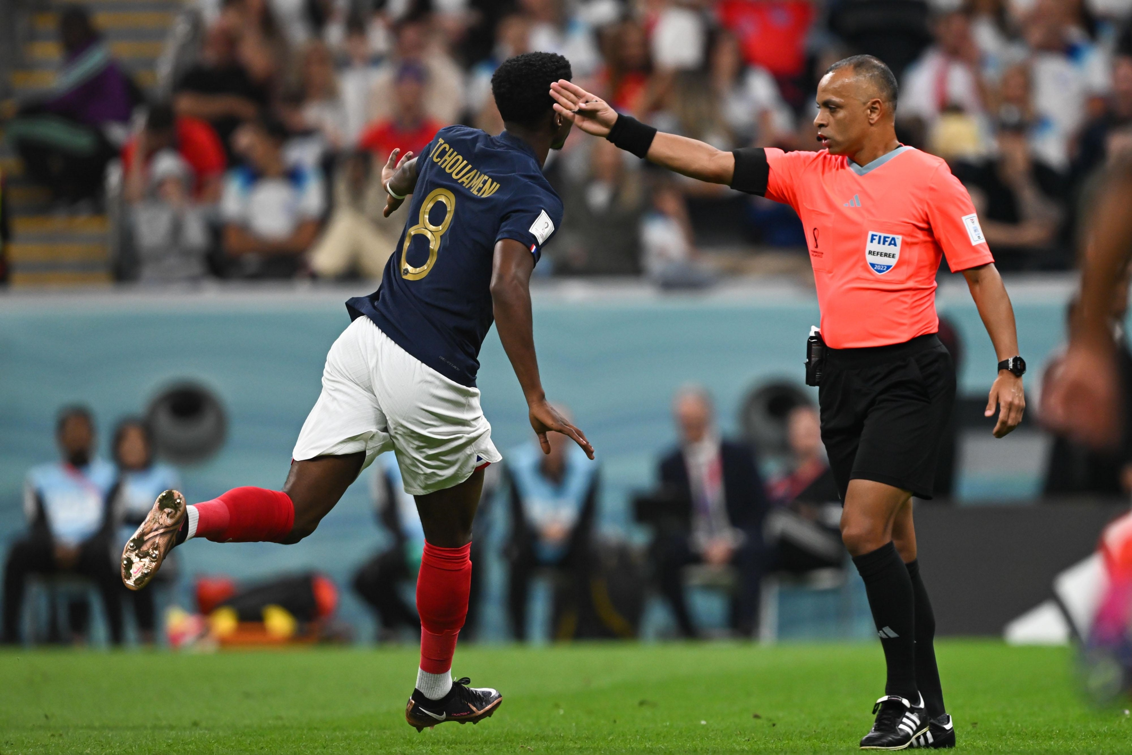 c罗回应女友炮轰教练,c罗抱怨女友