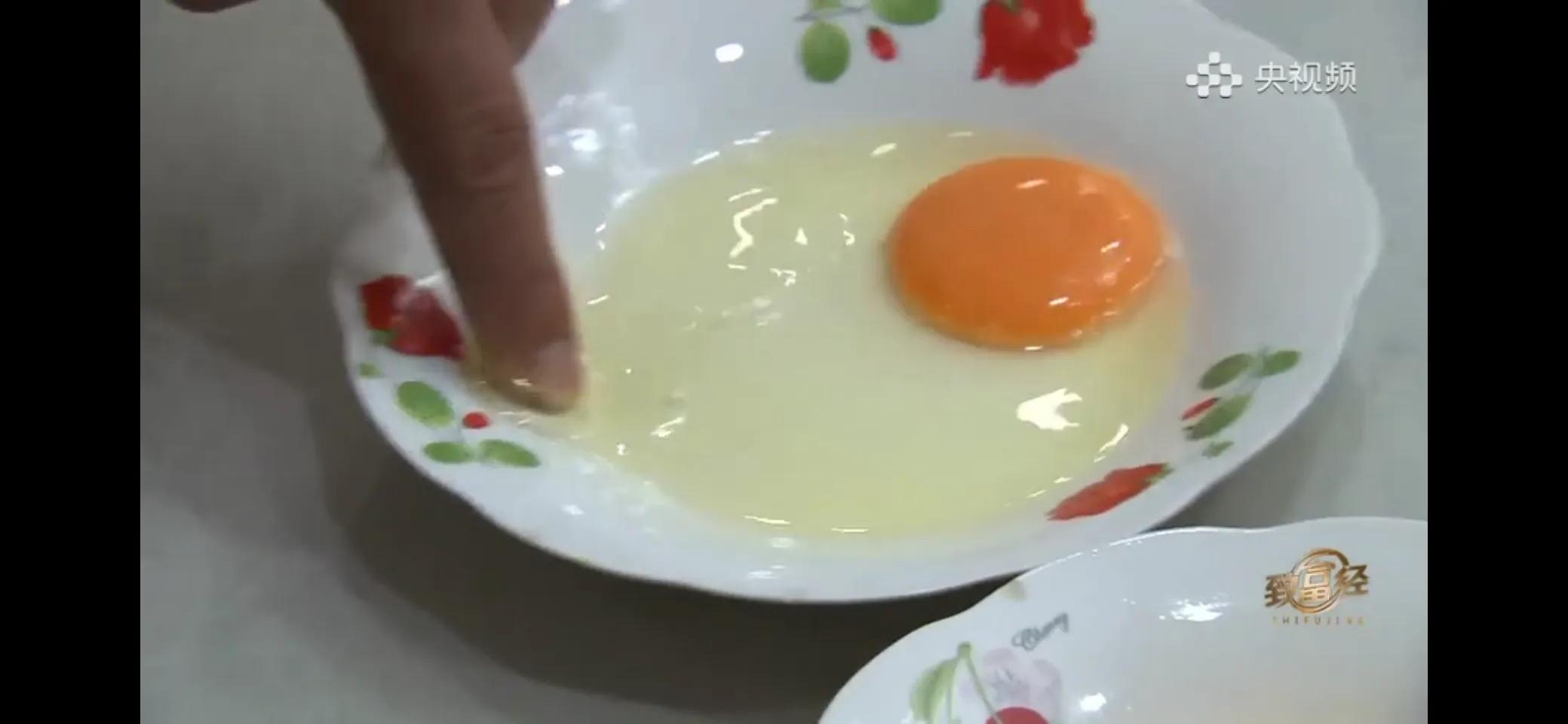 10万多只鸡养鸡场一年能挣多少,回村搞农业养殖一只鸡卖一万