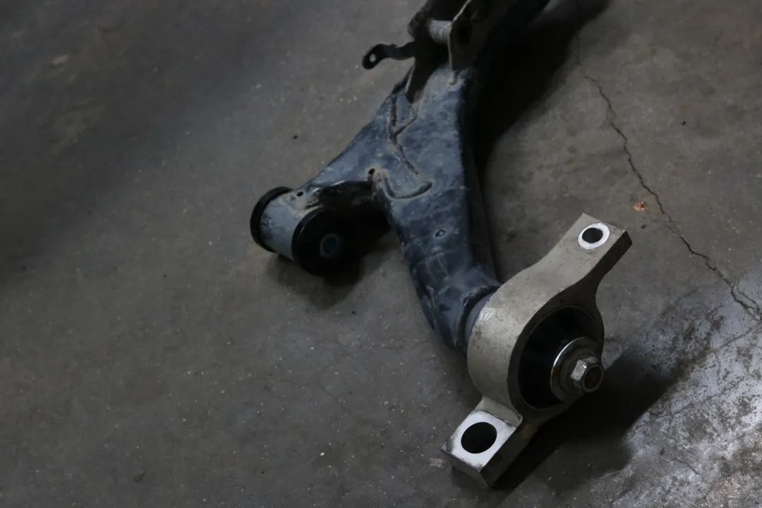 翻新车十二代皇冠修复全过程,12代皇冠25万公里要更换什么