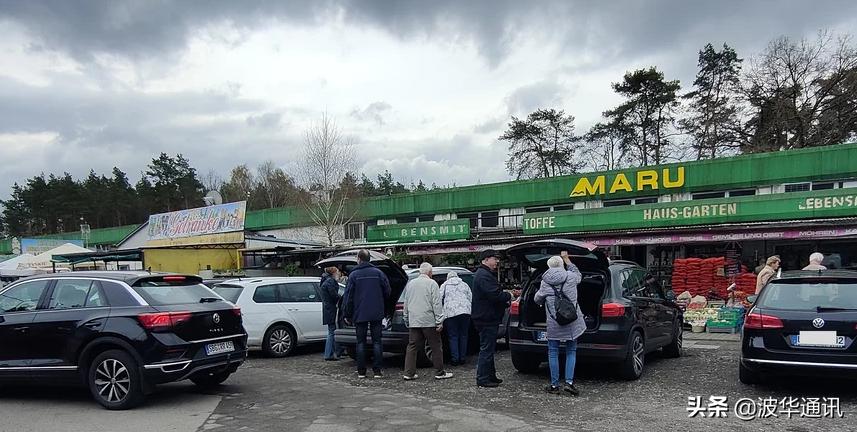 德国顾客“入侵”波兰商店，老板说：德国人买光了一切