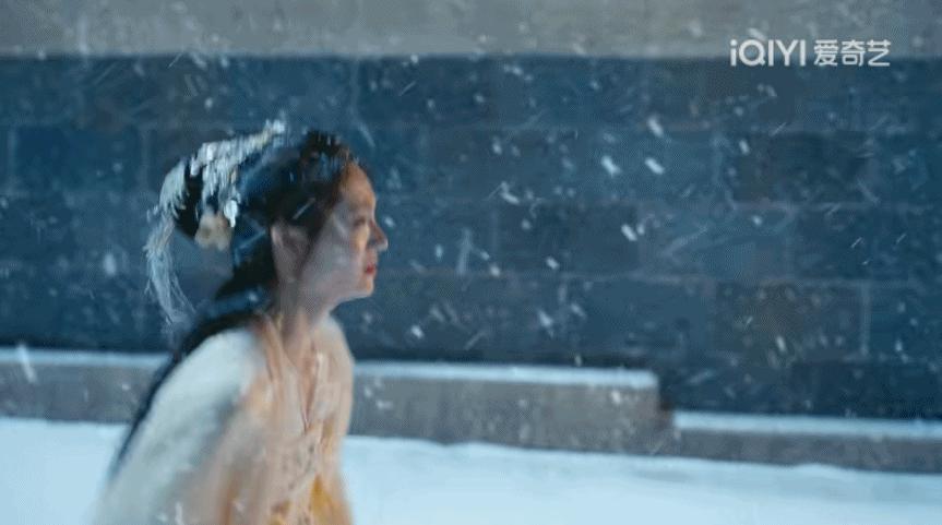 明星雪中氛围感神图大赏！每一张都有让人换成壁纸的冲动！