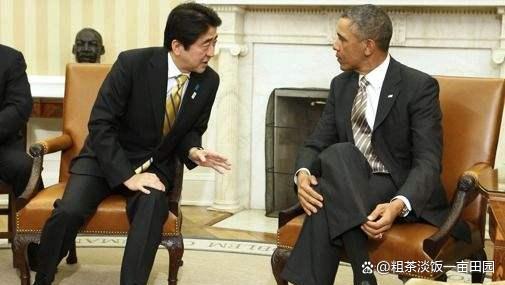 德国外长贝尔伯克翘着二郎腿,贝尔伯克翘二郎腿视频