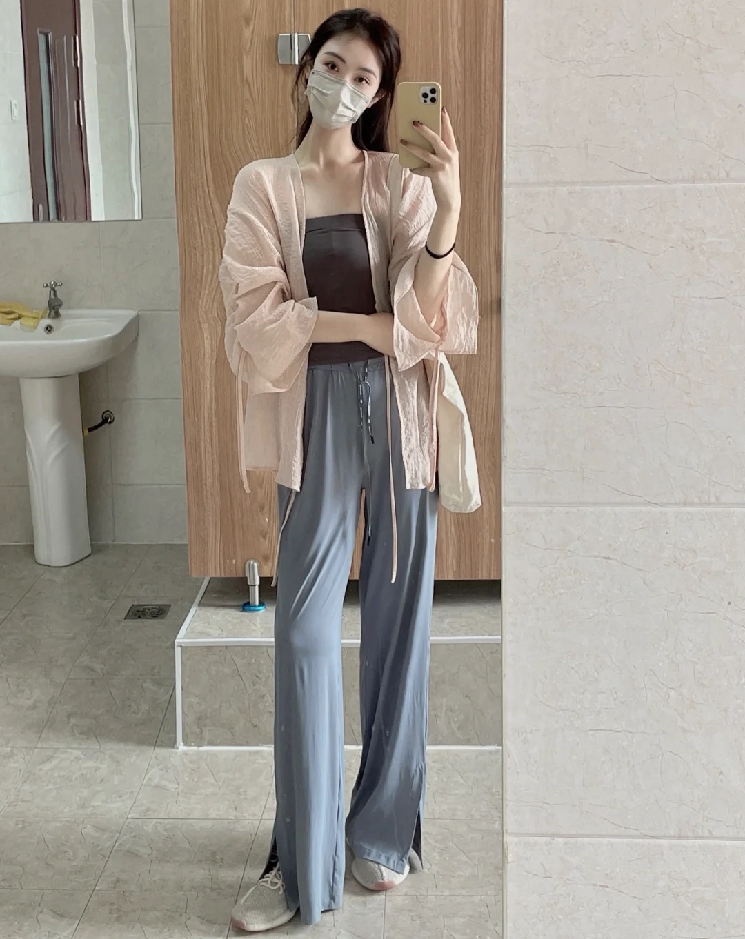 今年流行爆款裤子空调裤,夏天爆款薄裤子