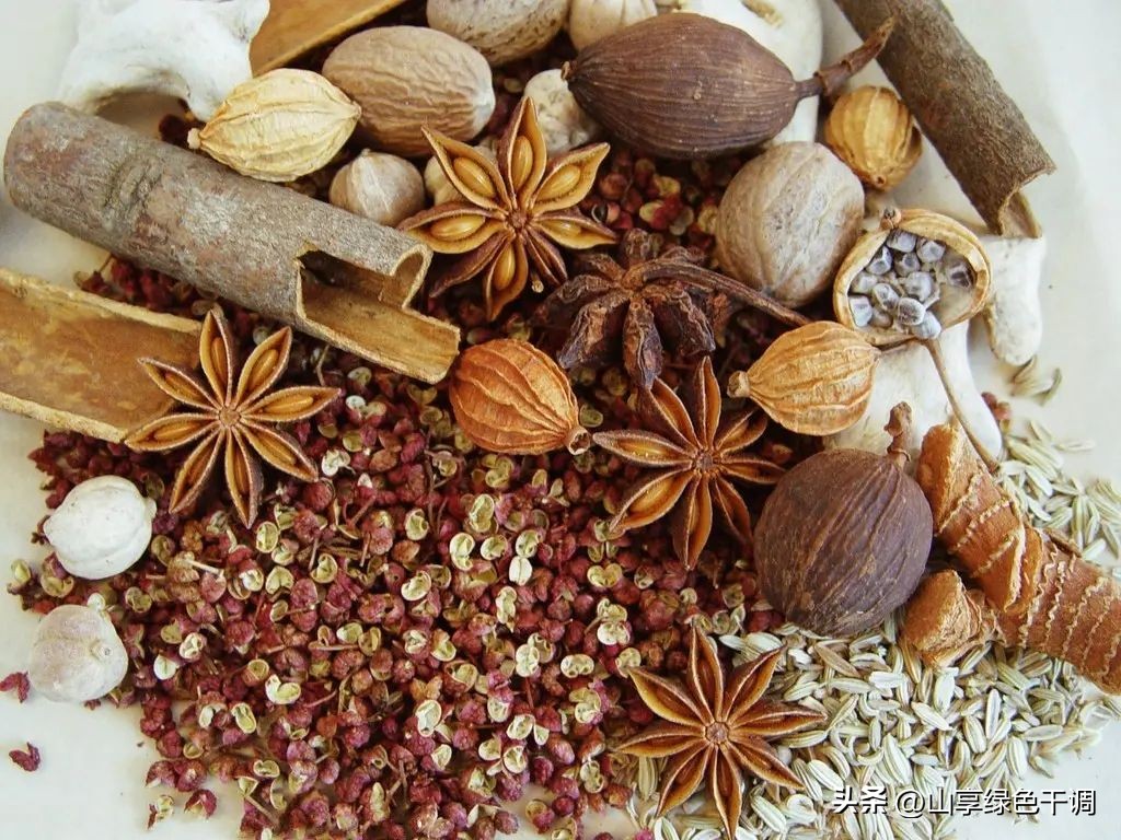 自助小火锅创业开店技巧,想创业做自助旋转小火锅