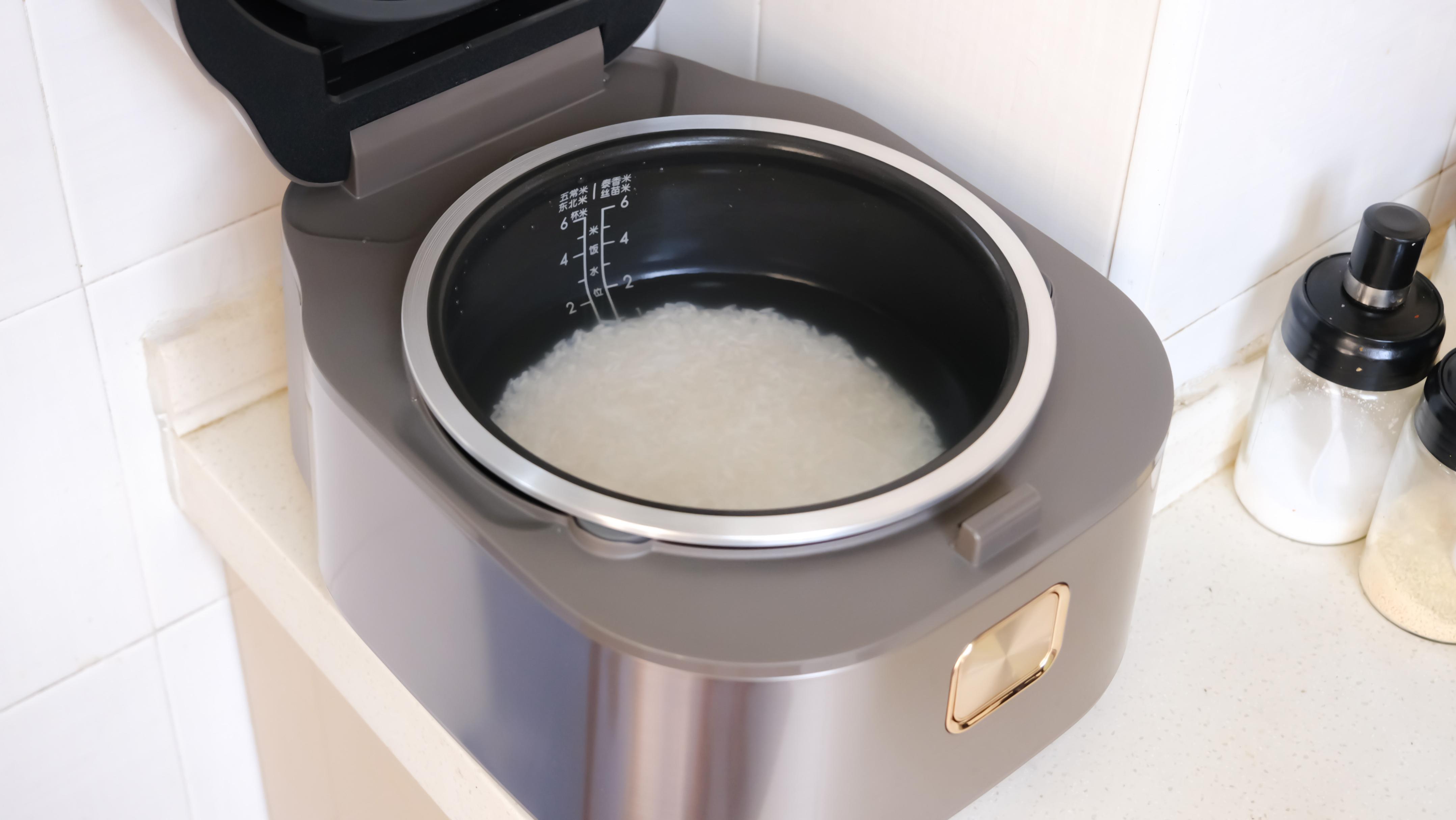 苏泊尔远红外本釜电饭煲正式问世,苏泊尔远红外电饭煲可以做什么饭