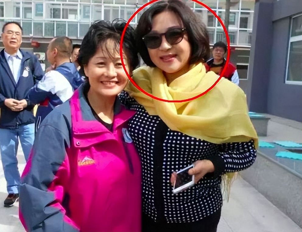 李连杰前妻离婚,李连杰前妻住10年地下室无人认识