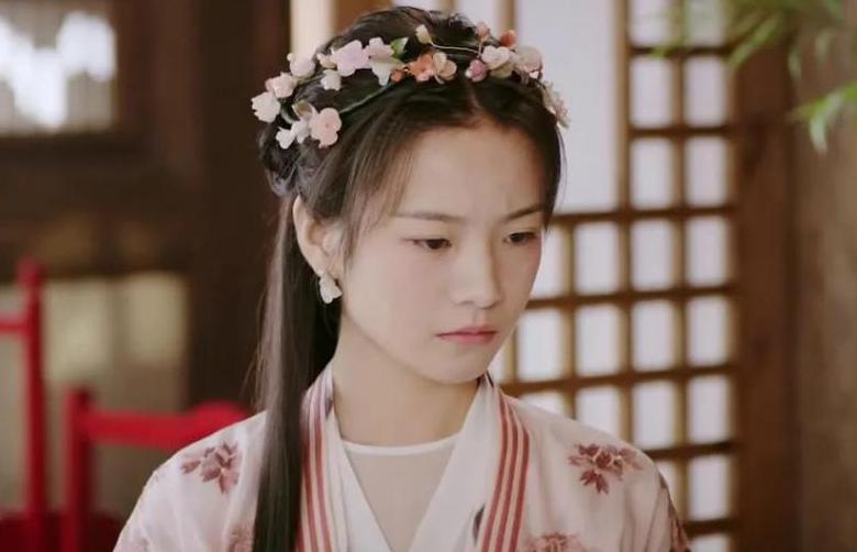 那些扮丑年轻却美若天仙女明星,曾经被嫌弃长得丑的女星