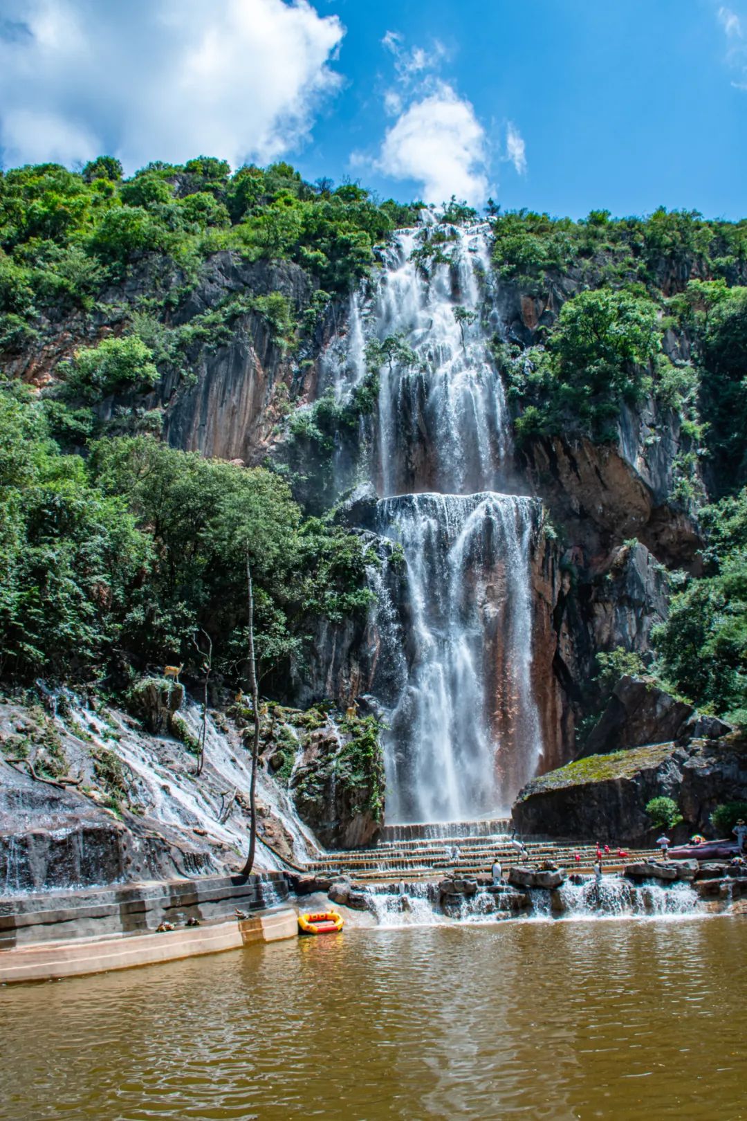 昆明松鹿部落风景区现在收门票吗,昆明松鹿部落景区