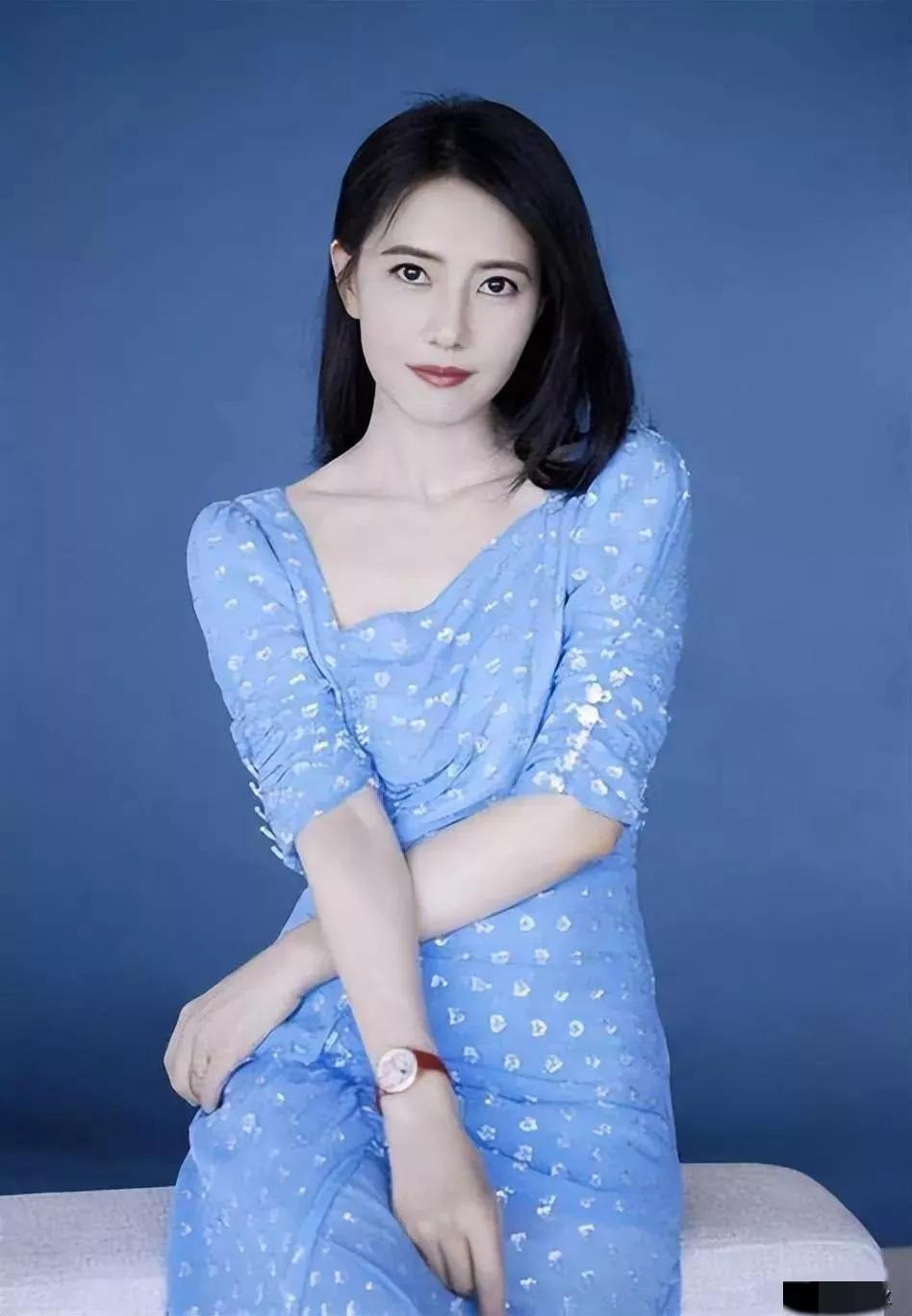 刘亦菲宋轶蓝色礼服,刘亦菲和宋轶谁更美