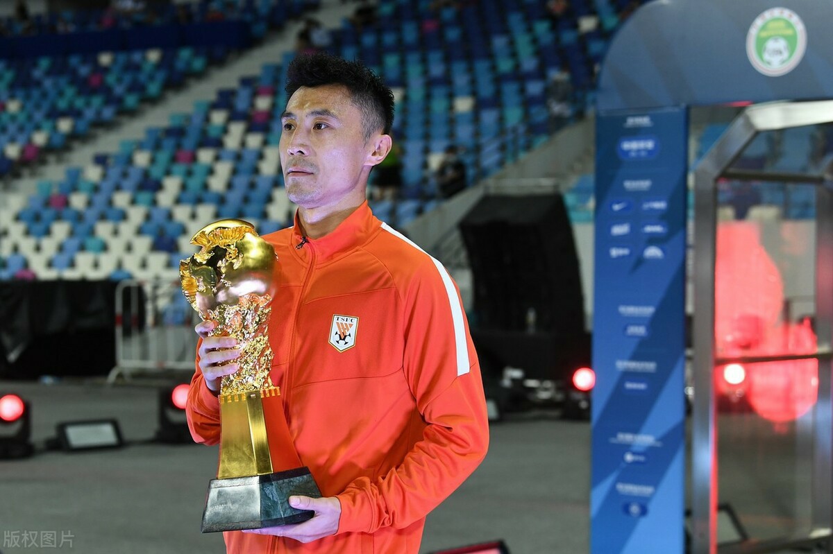 太意外!名记揪出中超黑哨,高洪波玩大了,媒体人:还能报复几次