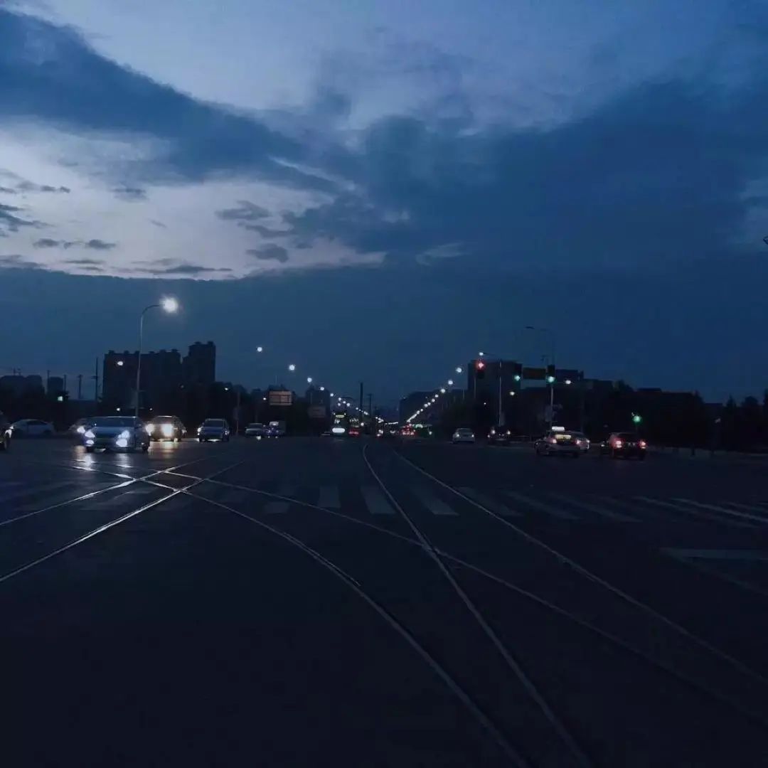 朋友圈其实就是一个人的名片,你分享的朋友圈就是你的名片