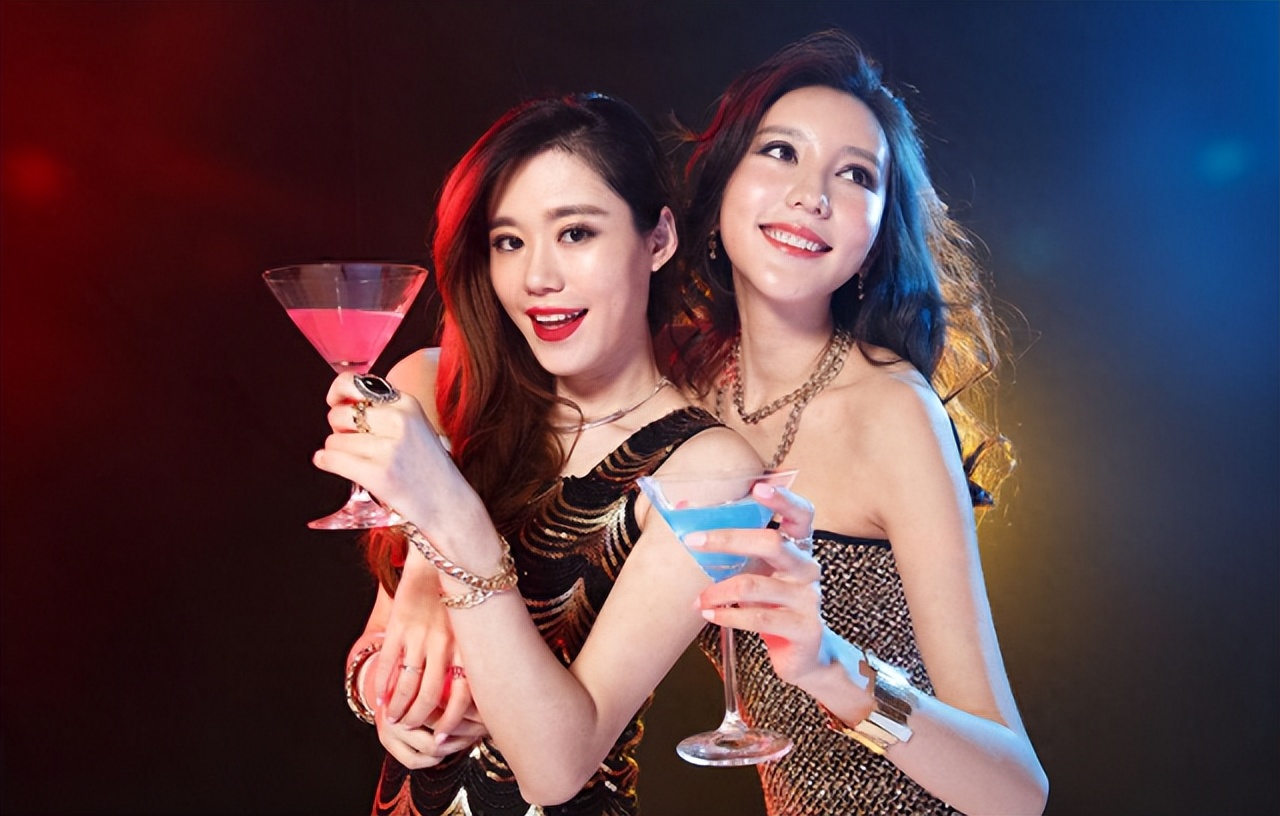 北京一女大学生，3个月疯狂敛金1000多万，背后原因令人深思