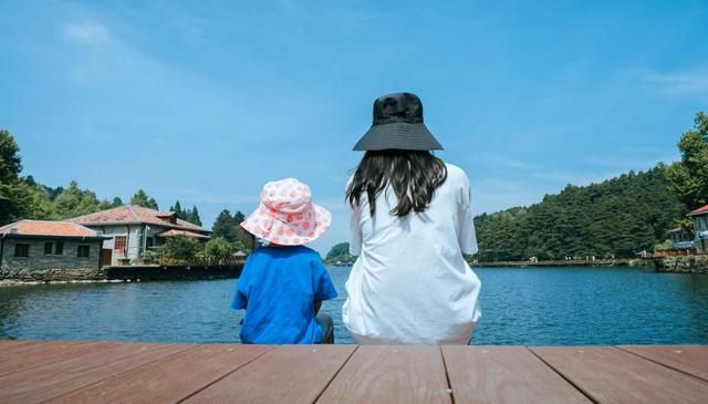 十年前带老妈出游,十年前带娃和十年后带娃