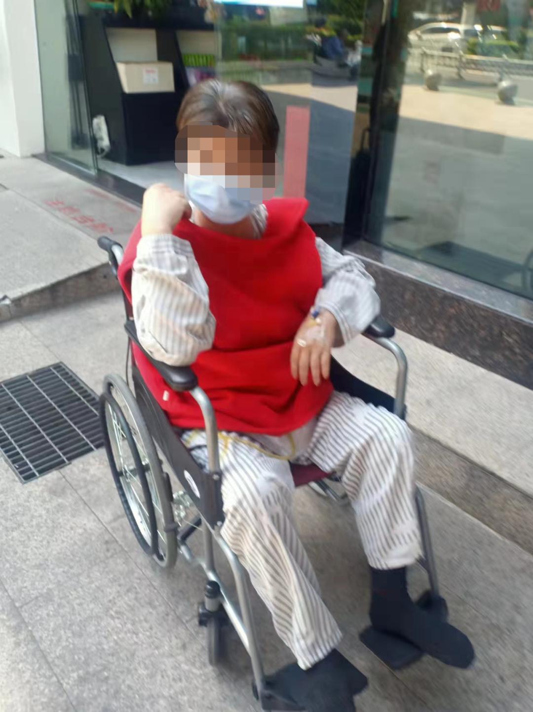 罕见病突发全身瘫痪只有头能动,双腿瘫痪还能治好吗