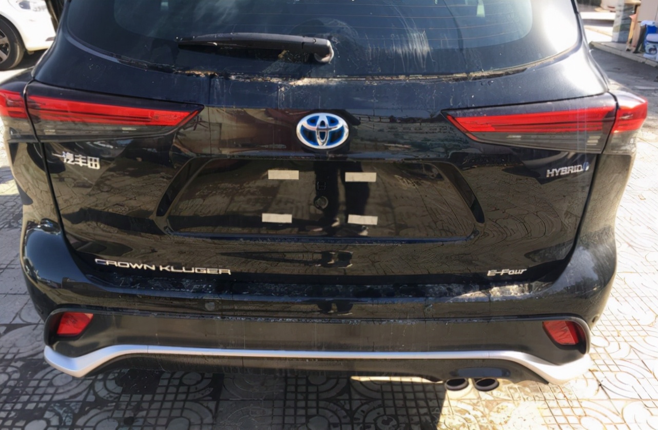 丰田皇冠陆放2023款真实油耗,皇冠陆放油电混合百公里油耗多少