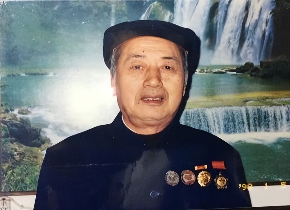 铁 路 情 缘 作者：铁二代 卢州