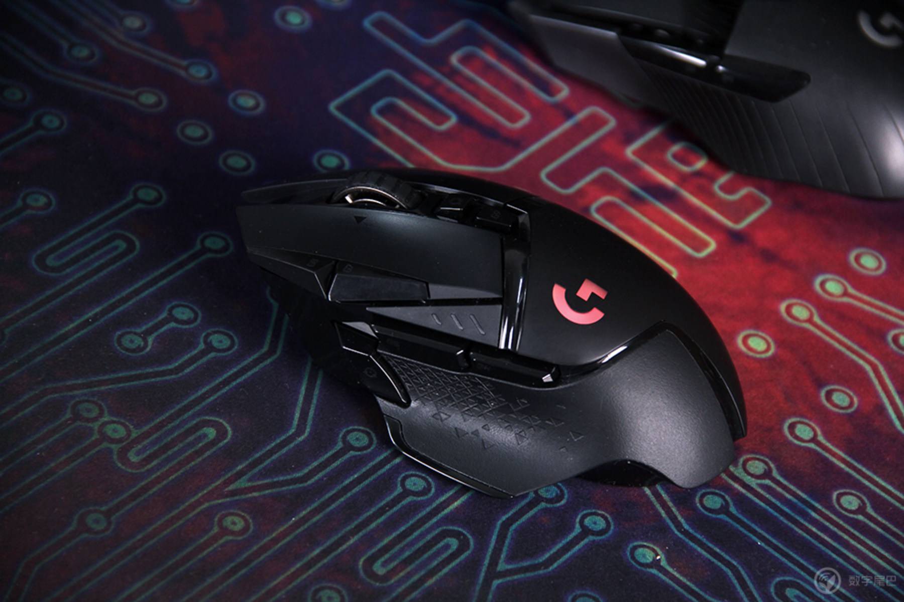 推荐几款高逼格电脑桌面,实用科技感很强的电脑桌面