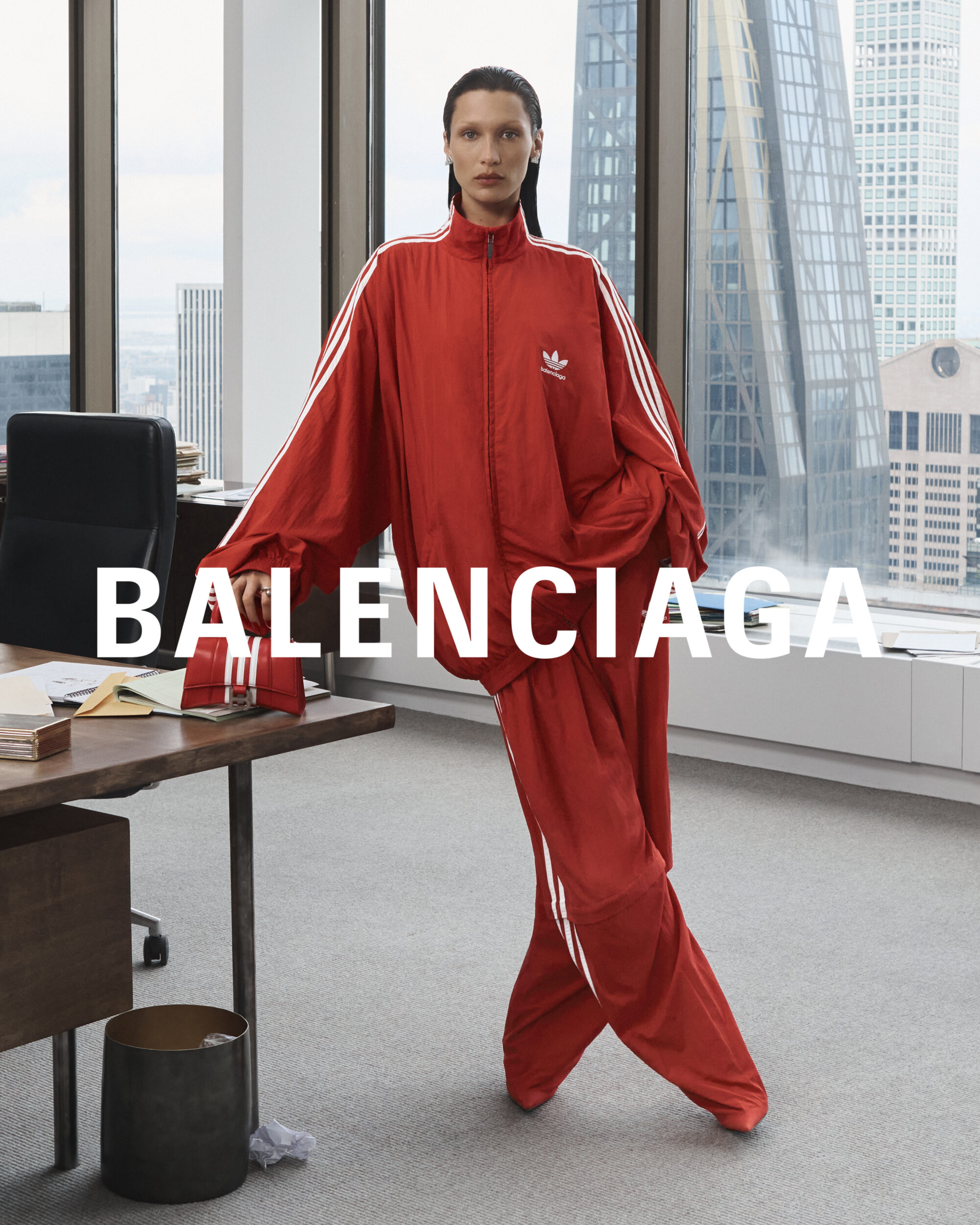 年末最受瞩目的联名！Balenciaga与adidas系列登场