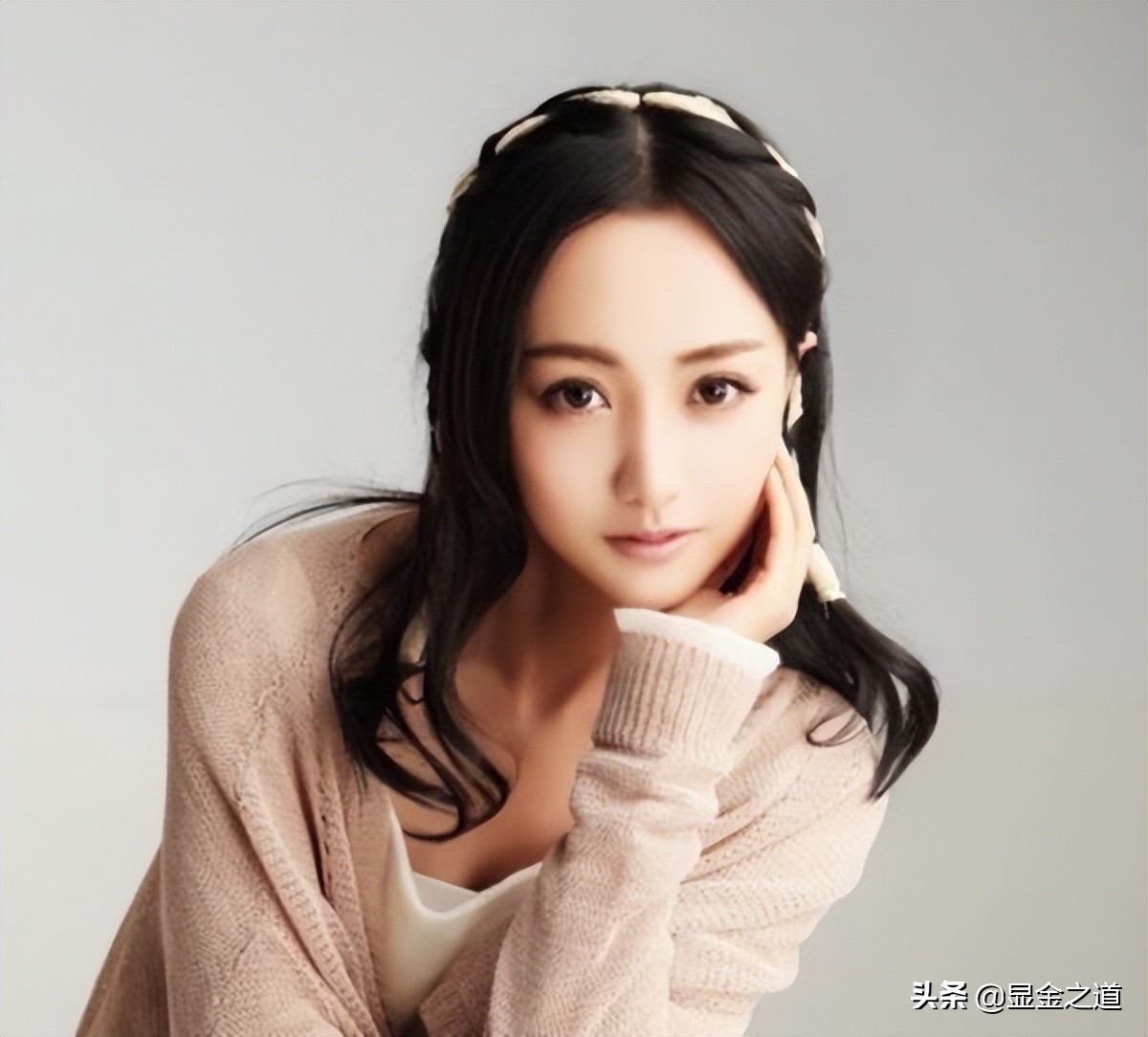 “天才少女”16岁上大学，演戏25年不爱名利