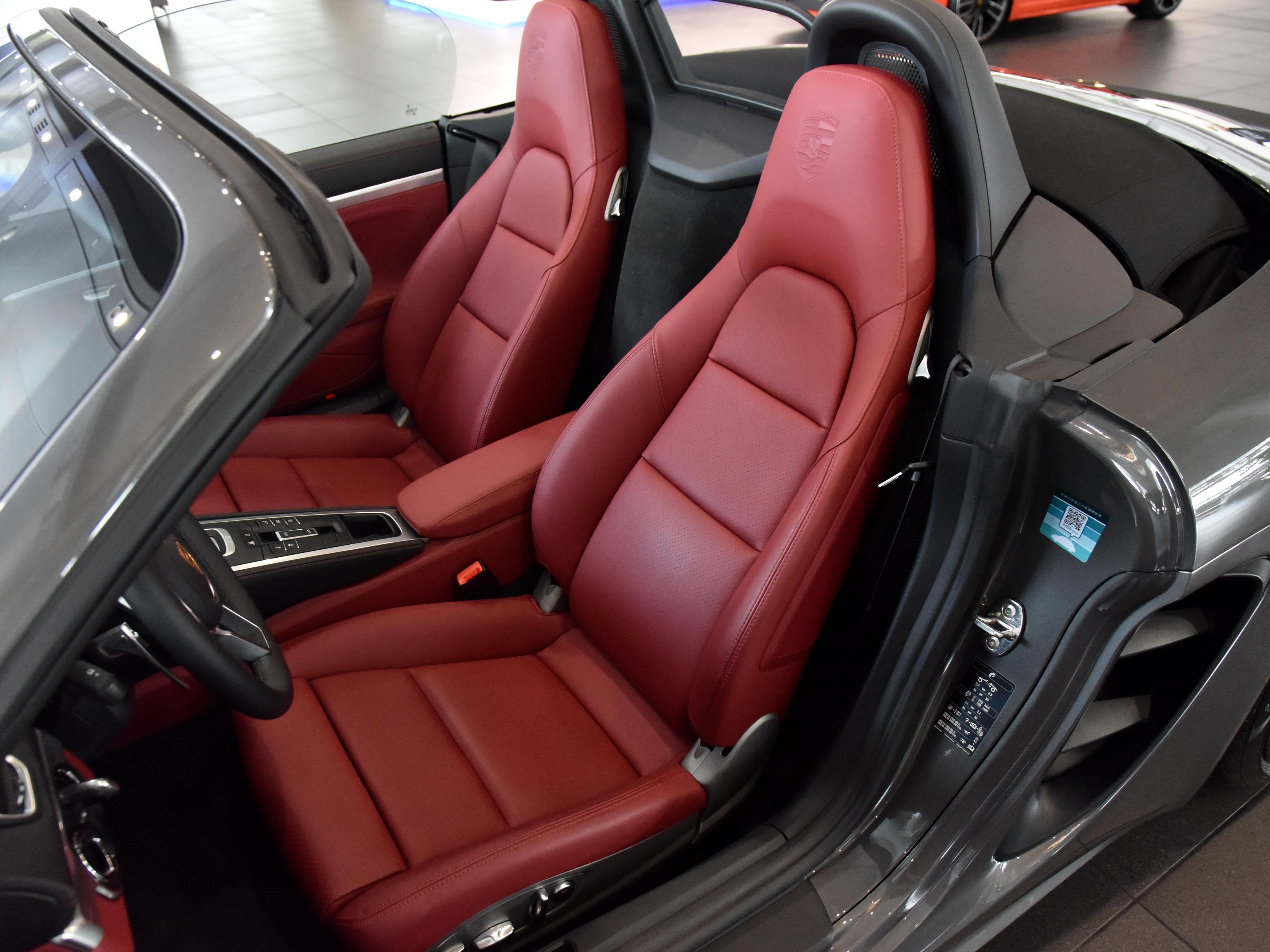 新款保时捷718硬顶4座敞篷报价,保时捷718是保时捷最廉价的跑车