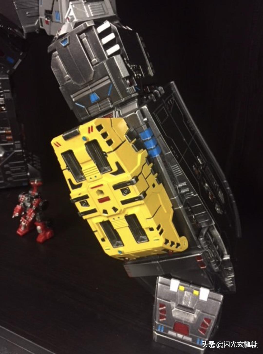 重涂变形金刚,变形金刚塞伯坦传奇巨型金刚