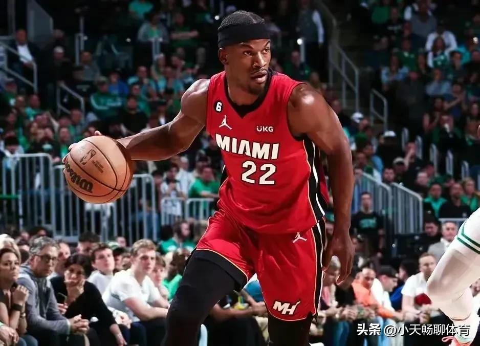 布克荣登总决赛,布克成为本季联盟第一名