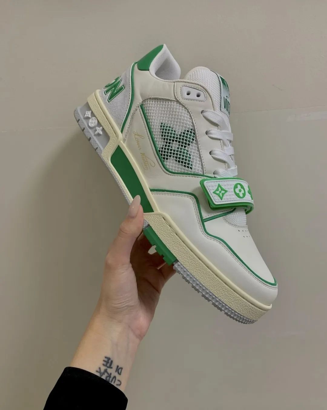 LV最新爆款鞋一双成瘾，有人一口气连买10双