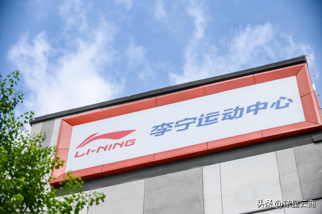 章回、大人糖、Sokolov等全国首店开业；一兆韦德宣布重组……