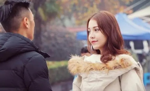 这部网大上线就热度第一,口碑却两极分化,堪称低配《拆弹专家》