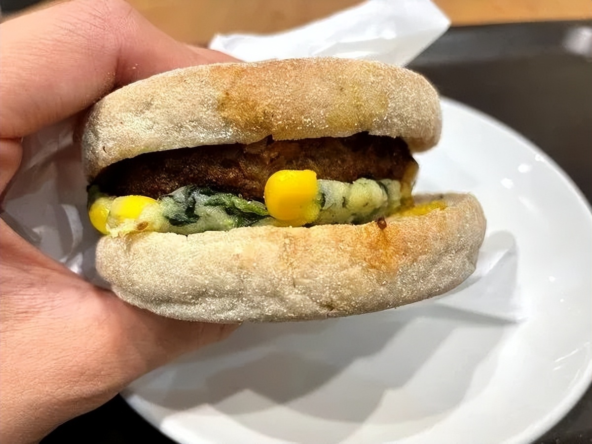 星巴克专场！杨幂上花少当见面礼，与匡威合作的断货系列再次上线