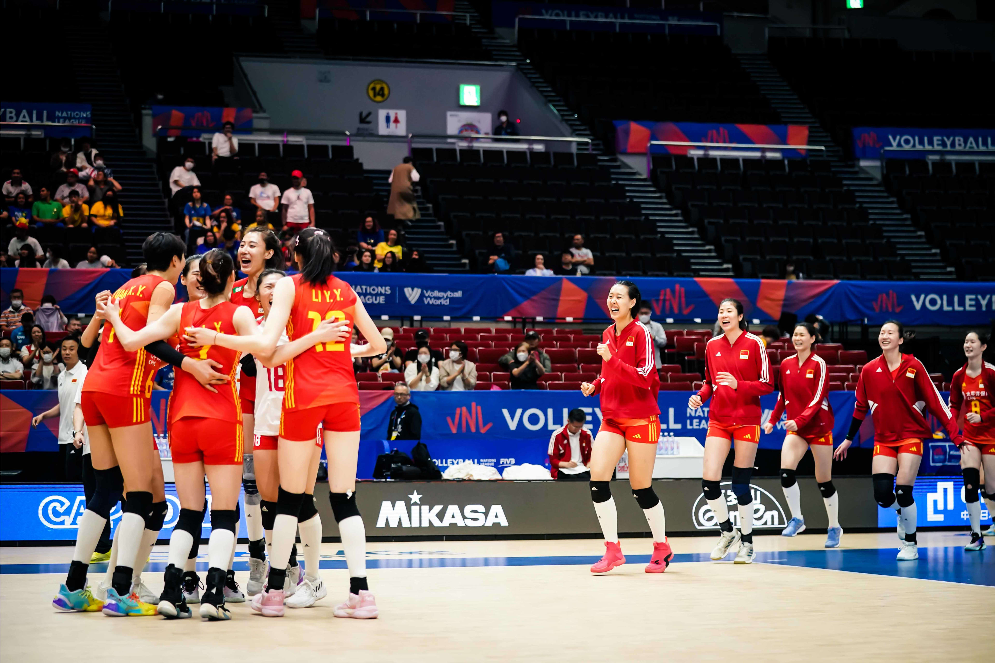 中国女排逆转荷兰夺首胜,中国女排最新排名最新消息