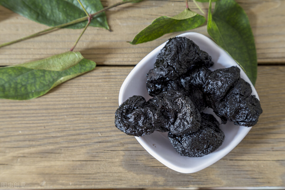 眼干眼涩视力模糊怎样治疗,眼干眼涩眼模糊吃什么能好转