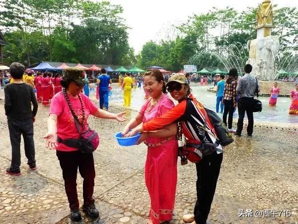 西双版纳泼水节旅行日记,西双版纳傣族园泼水详细攻略