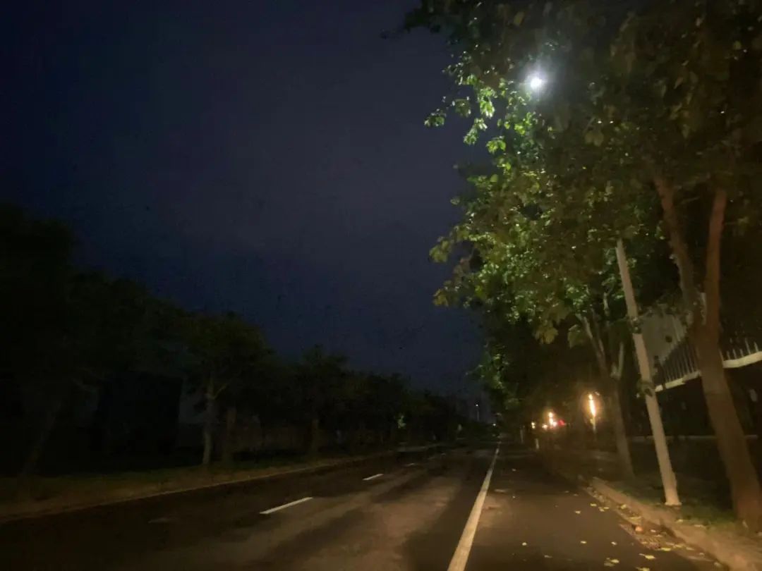 晚上探险吓了一跳,探房海口宝龙城