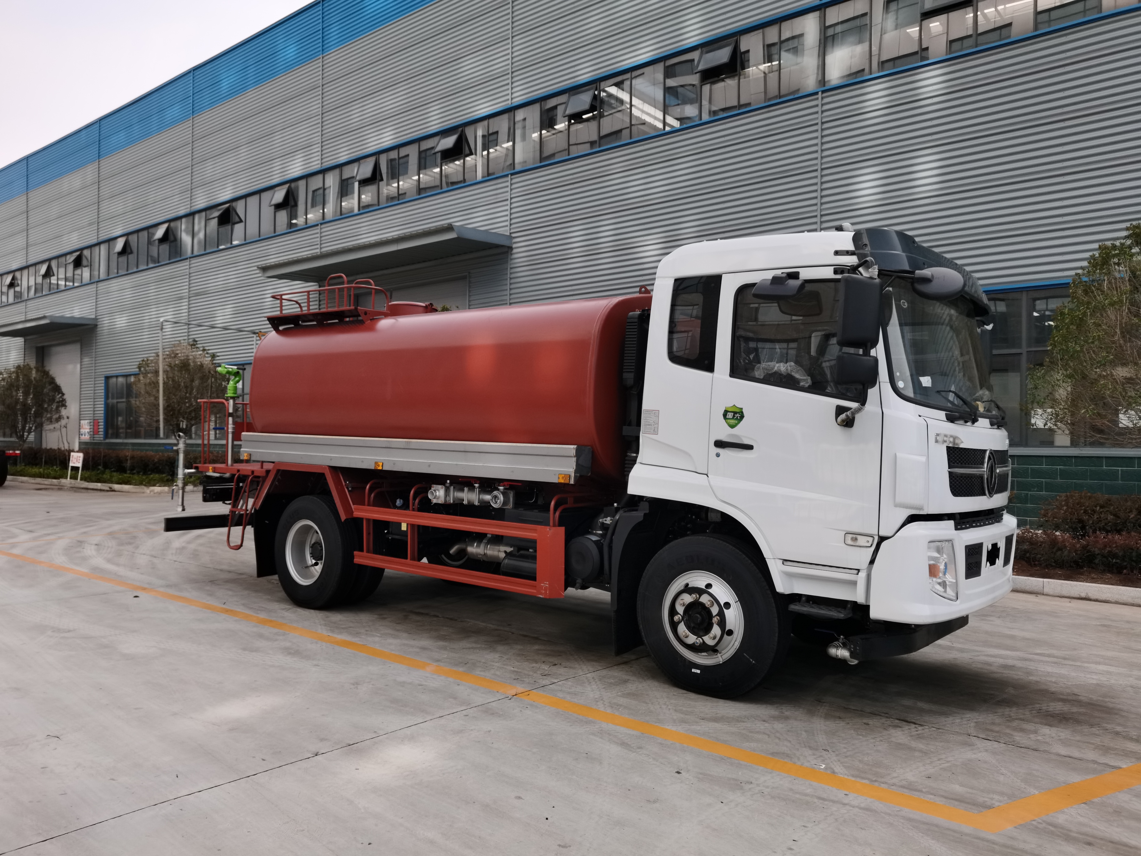 东风天锦环卫垃圾车,市政环卫车东风天锦