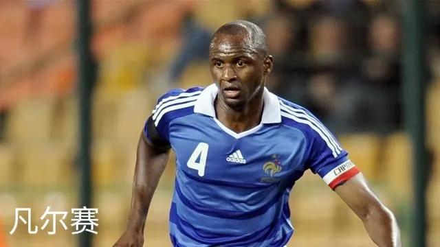 实况足球c罗梅西视频,实况足球c罗梅西二选一