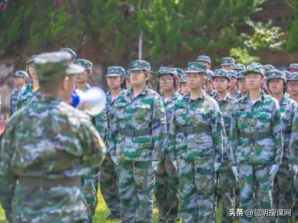 多彩生活缤纷寒假,多彩生活文化活动校园