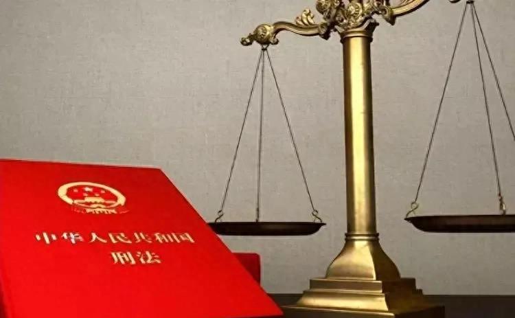 21岁女生性欲上瘾，自拍100多部色情视频