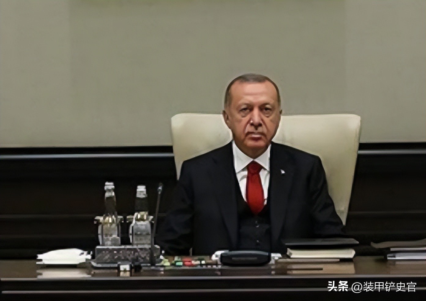 乌克兰撤军泽连斯基发声,泽连斯基视察乌克兰军队