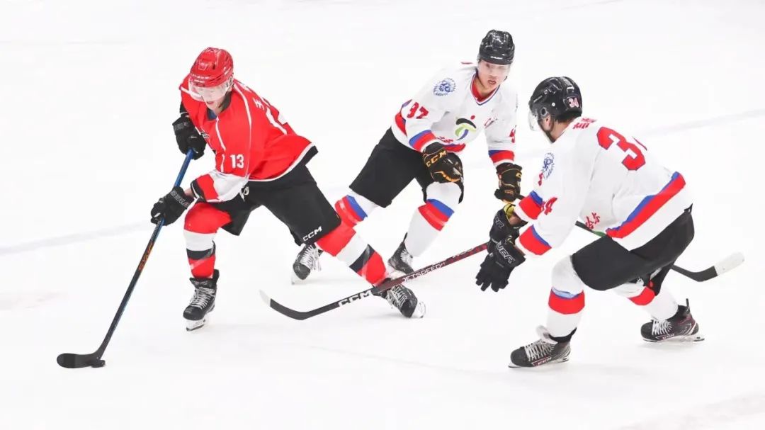 黑龙江省第十五届运动会冰球比赛落幕冰城问鼎“冰球之夜”